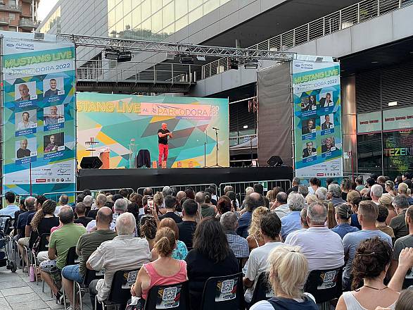 Parco dora live 2023 cabaret, musica e spettacolo